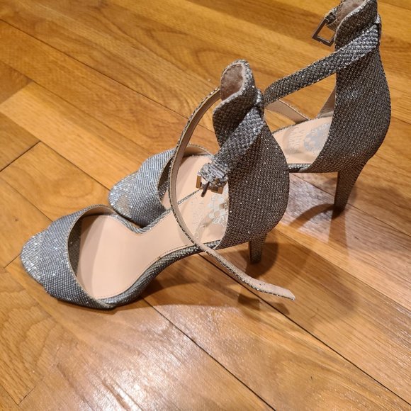 Vince Camuto Vero Cuoio Silver Sparkly Heels, size 7.5/37.5 - Picture 2 of 4